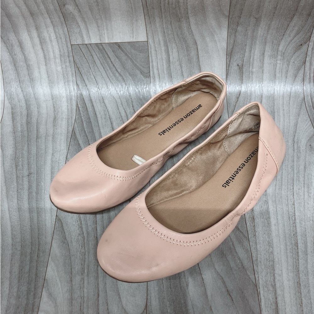 Amazon Essentials Women's Blush Ballet Flats